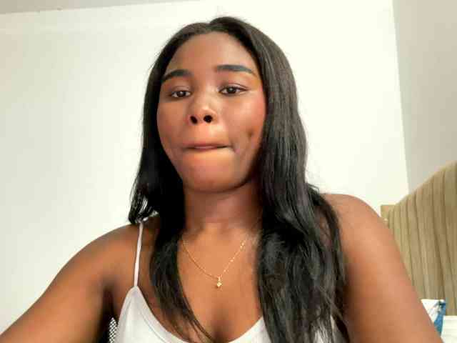 Sara_muscle webcam