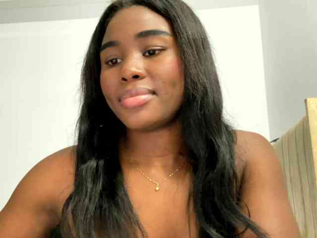 Sara_muscle webcam