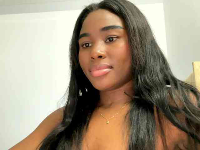 Sara_muscle webcam