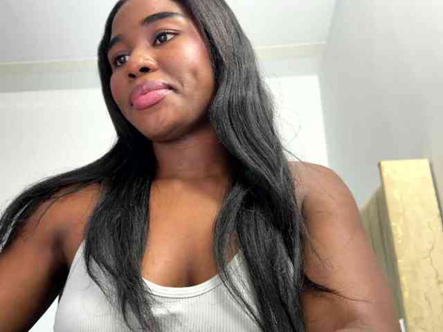 Sara_muscle webcam