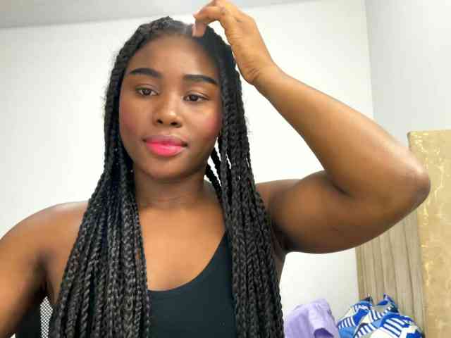 Sara_muscle webcam