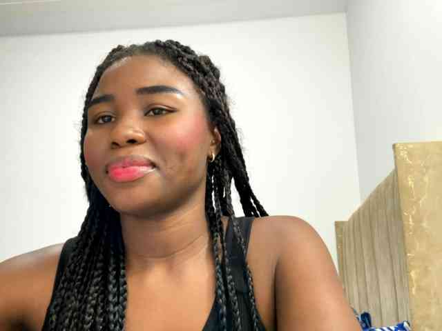 Sara_muscle webcam