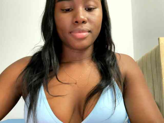 Sara_muscle webcam