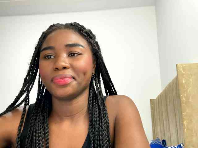 Sara_muscle webcam