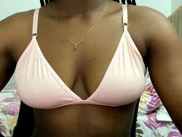 Sara_muscle webcam
