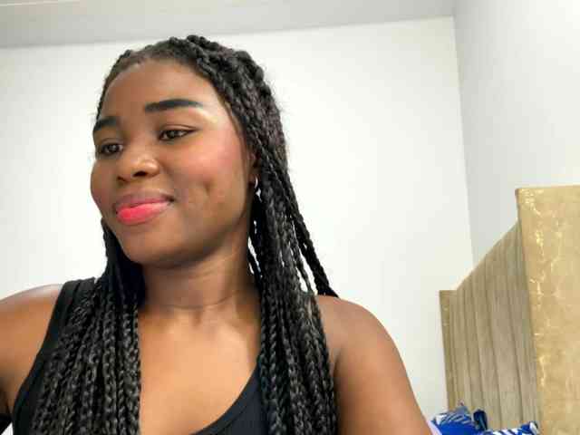 Sara_muscle webcam