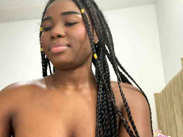 Sara_muscle webcam