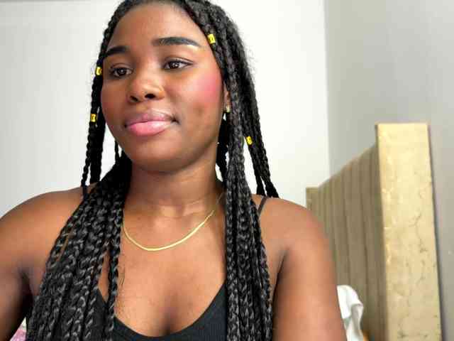 Sara_muscle webcam