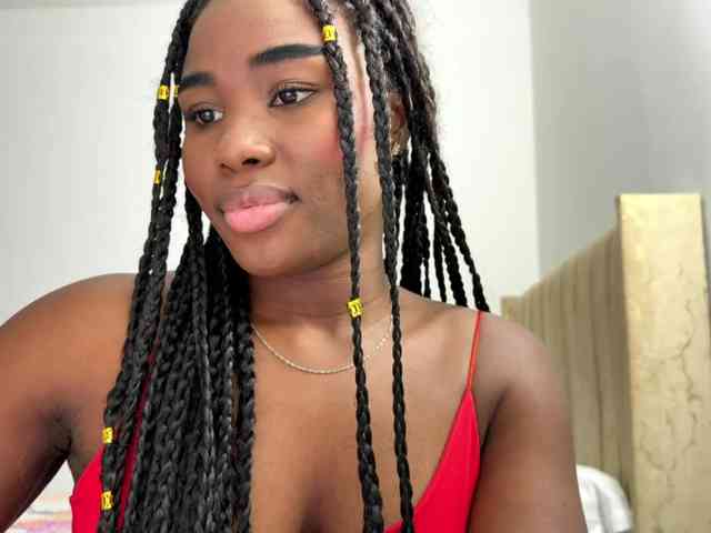 Sara_muscle webcam