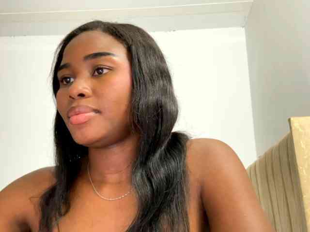 Sara_muscle webcam
