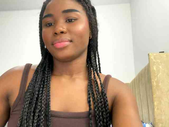 Sara_muscle webcam