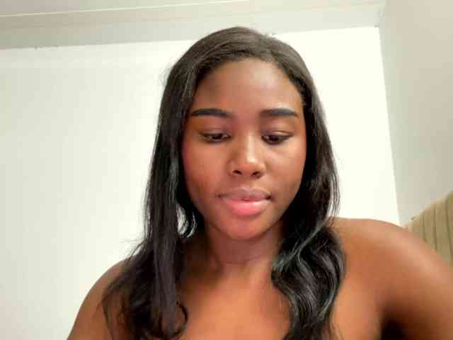 Sara_muscle webcam