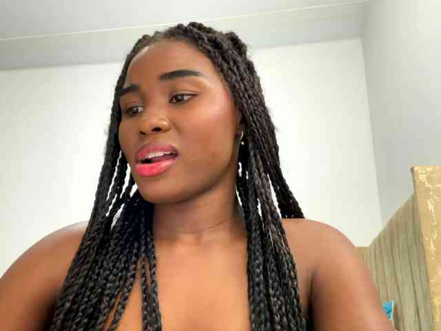 Sara_muscle webcam