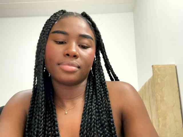 Sara_muscle webcam