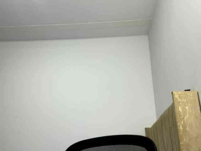 Sara_muscle webcam