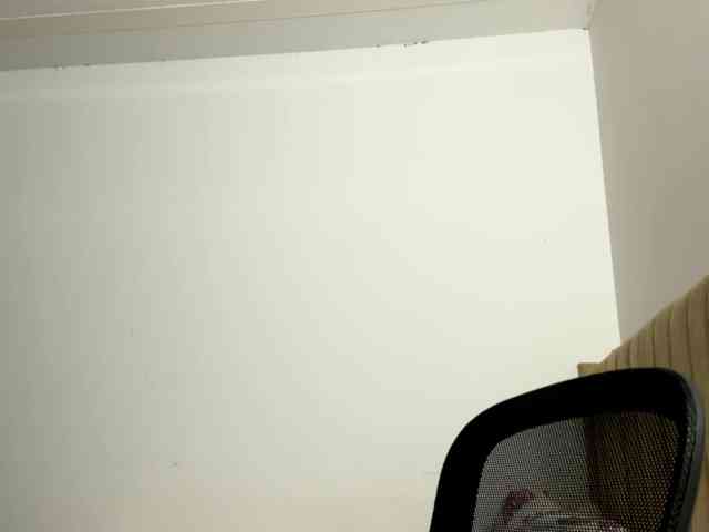 Sara_muscle webcam