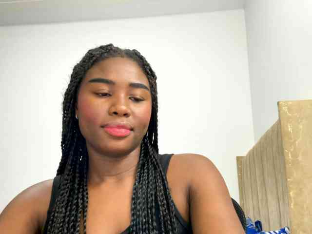 Sara_muscle webcam