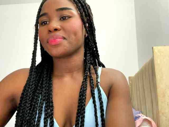 Sara_muscle webcam