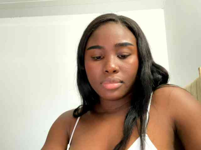 Sara_muscle webcam