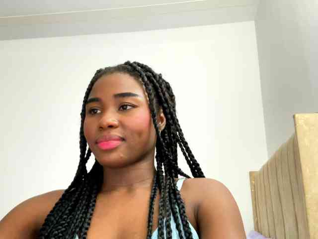 Sara_muscle webcam