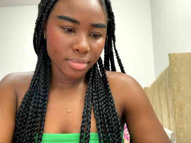 Sara_muscle webcam