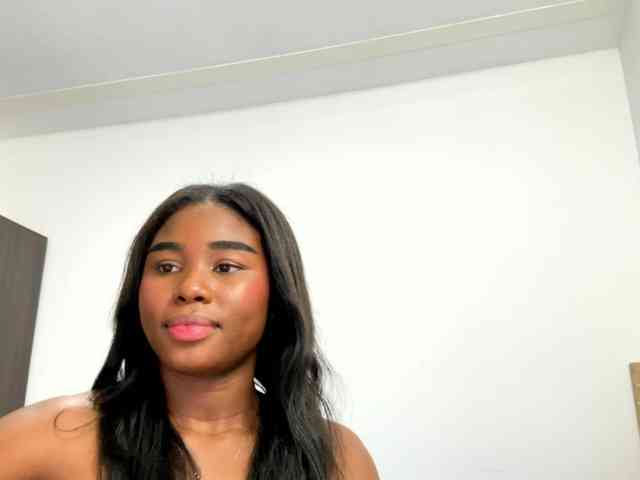 Sara_muscle webcam