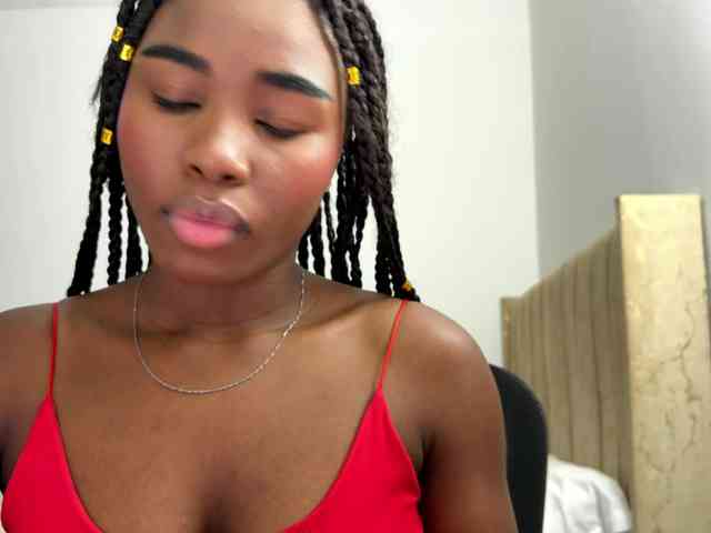 Sara_muscle webcam