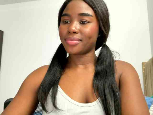 Sara_muscle webcam