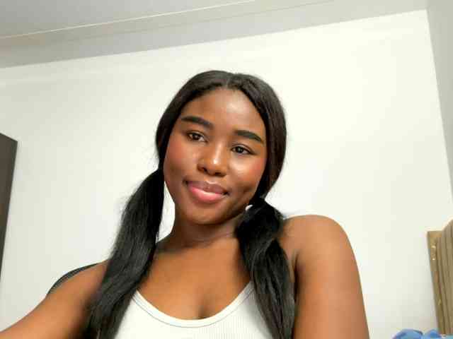 Sara_muscle webcam