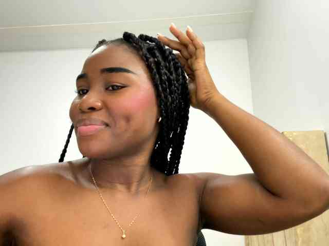 Sara_muscle webcam