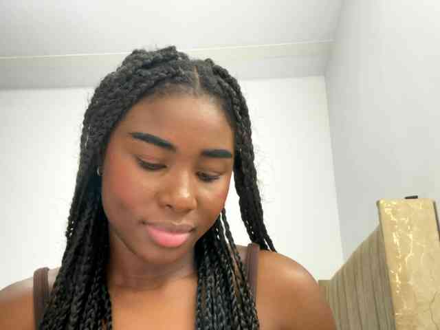 Sara_muscle webcam
