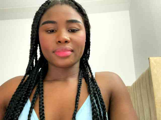 Sara_muscle webcam