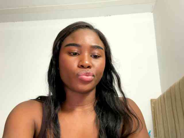 Sara_muscle webcam