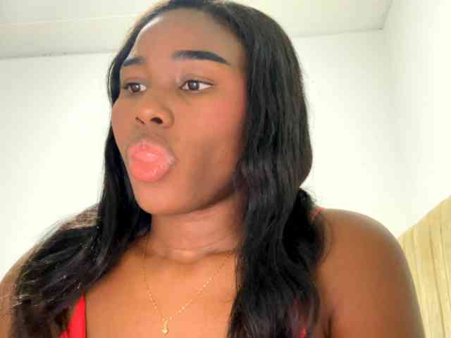Sara_muscle webcam