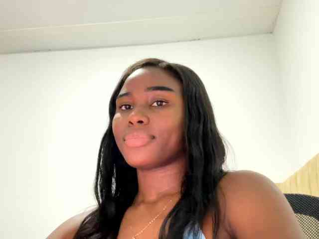 Sara_muscle webcam