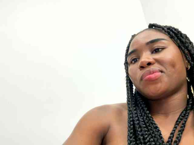 Sara_muscle webcam