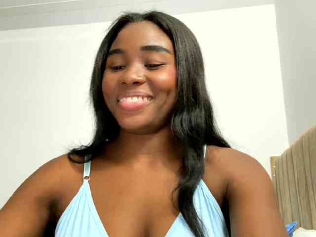Sara_muscle webcam