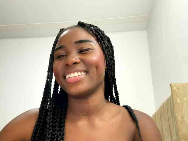 Sara_muscle webcam