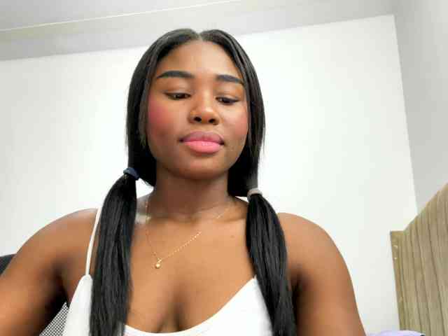 Sara_muscle webcam