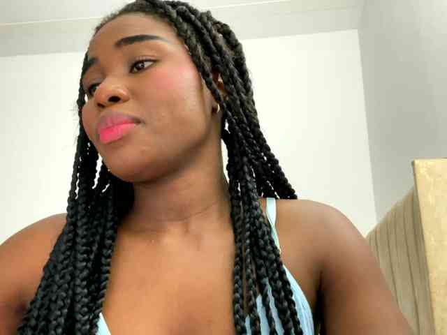 Sara_muscle webcam