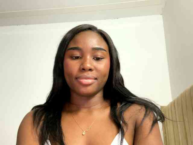 Sara_muscle webcam