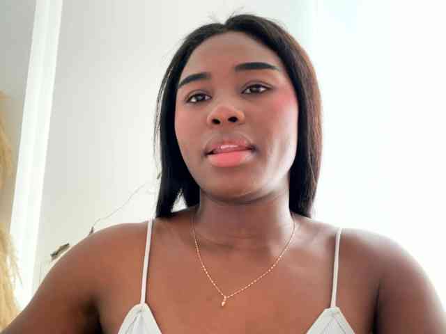 Sara_muscle webcam
