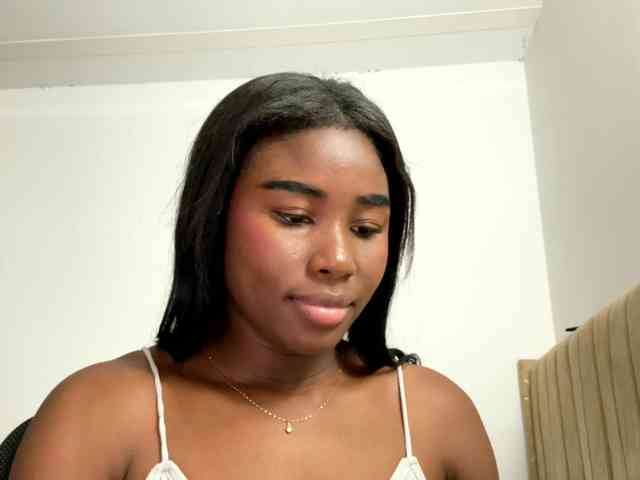 Sara_muscle webcam