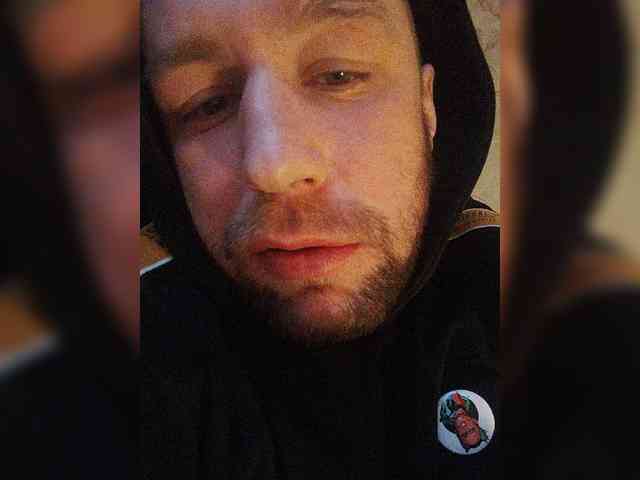 Vados69Zh Live Webcam on BongaCams