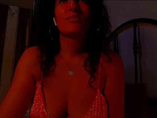 Suriats Live Webcam on BongaCams