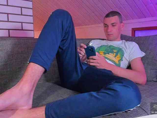 MikeBolivar Live Webcam on BongaCams