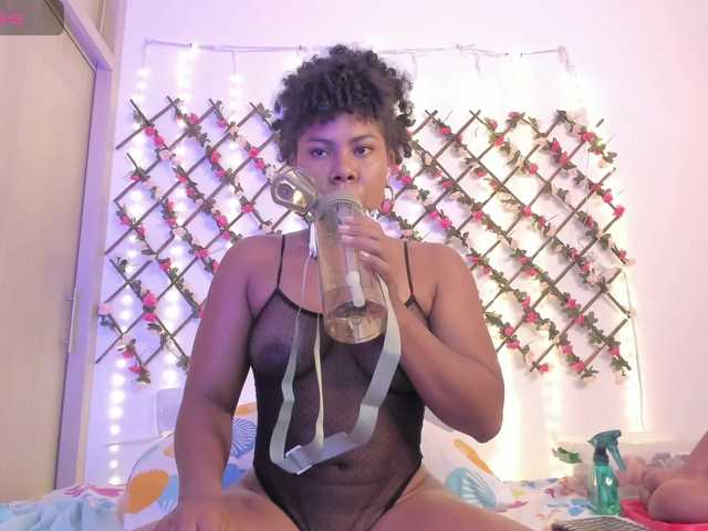 naughtyebonyy live cam on BongaCams