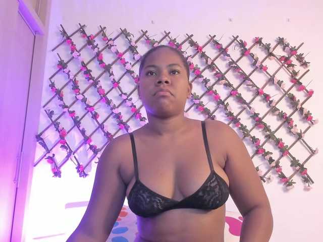naughtyebonyy live cam on BongaCams