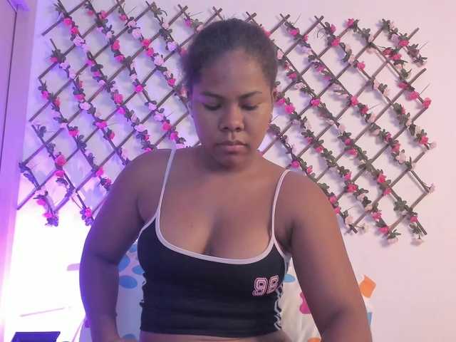naughtyebonyy live cam on BongaCams