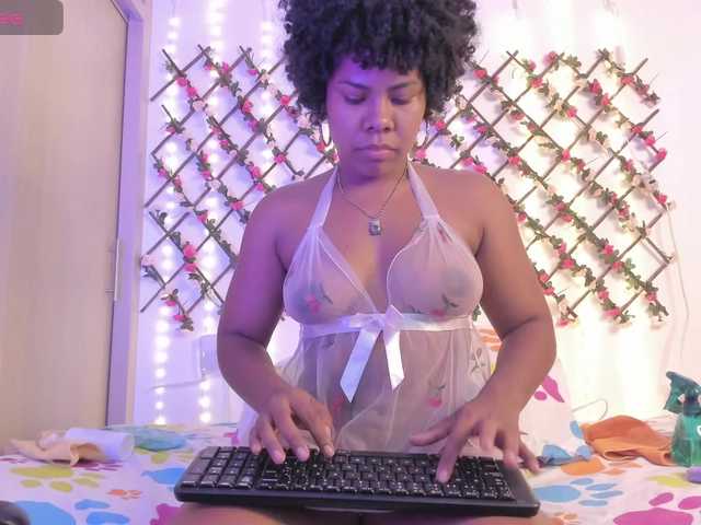 naughtyebonyy live cam on BongaCams